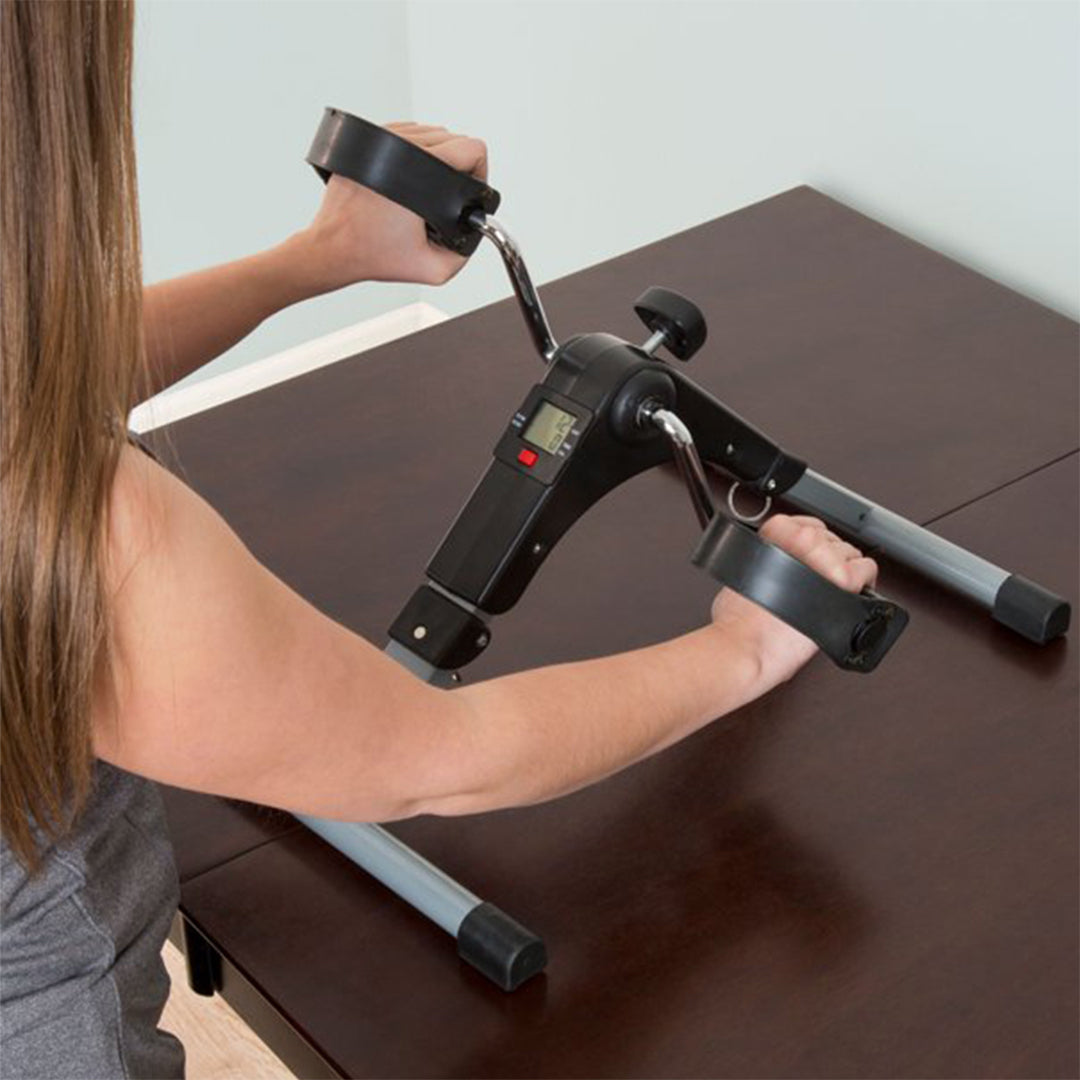 جهاز تمرين منزلي صغير قابل للطي مزود ببدالات وشاشة LCD